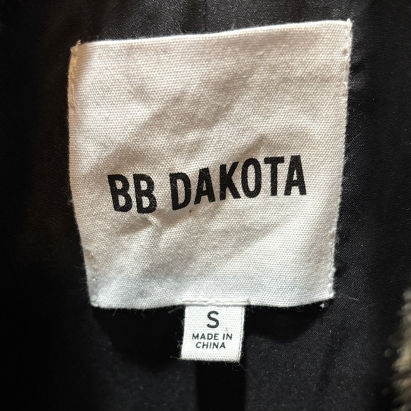 BB Dakota Faux Fur Leopard Print Bradshaw Jacket Size Small Coat Glamour - Picture 2 of 16